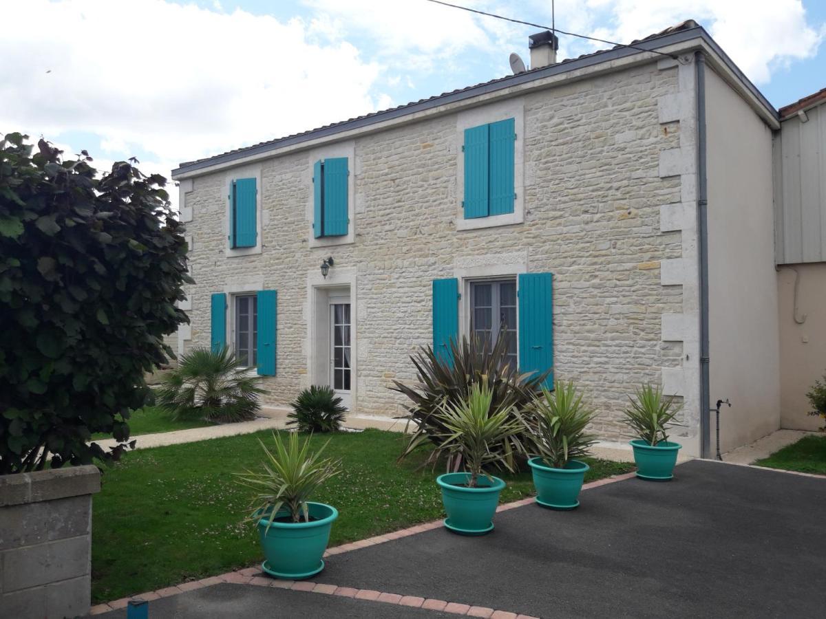 Logis De Lange Studio 2 P Saint-Hilaire-la-Palud Екстер'єр фото